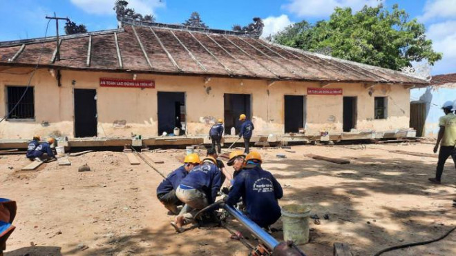 “Thần đèn” bật mí chiêu chuyển dịch chính điện ngôi chùa 1.000 tấn ở Huế - 1