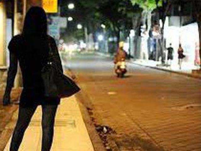 Pháp luật - Khởi tố "tú ông" biến nhà riêng thành tụ điểm mua bán dâm