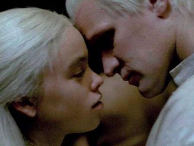 Phim - Cảnh nhạy cảm gây sốc của ngoại truyện 'Game of Thrones'