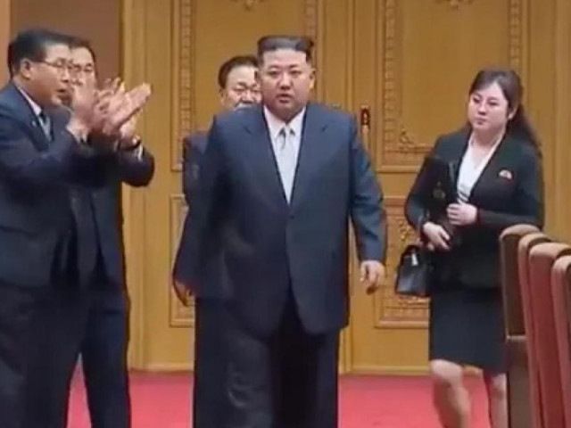 Thế giới - Người phụ nữ bí ẩn xuất hiện bên cạnh ông Kim Jong-un
