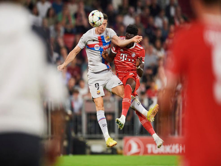 Đại chiến Bayern - Barca: Lewandowski ”tri ân”, đánh đầu hụt hóa kiến tạo đẹp