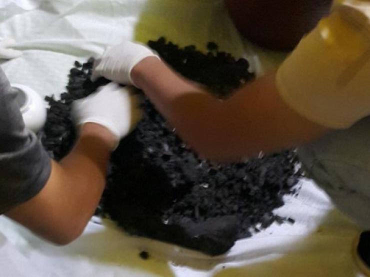 Pháp luật - Vụ gửi con chữa bệnh nhận về hũ tro: Lời khai nhiều mâu thuẫn