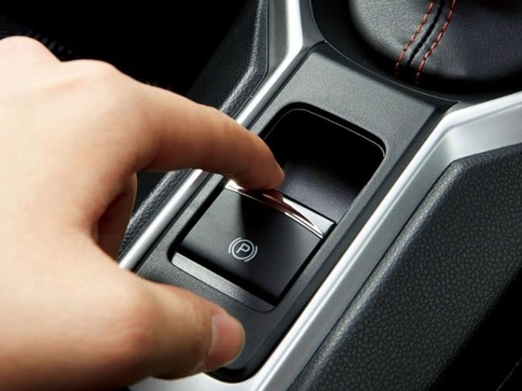 Tư vấn - Một số trường hợp bạn không bao giờ được sử dụng phanh tay