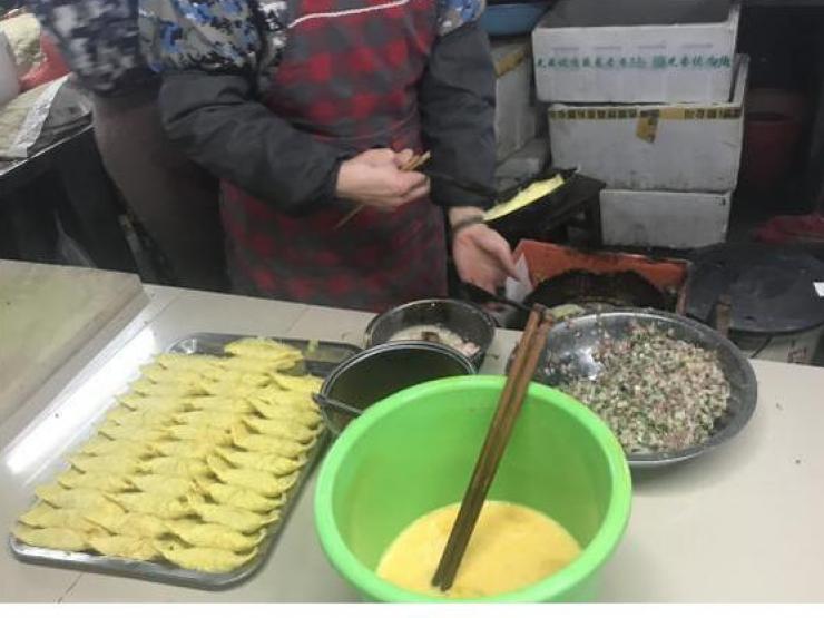 Thị trường - Tiêu dùng - Dùng trứng gà làm thứ này bán đắt như tôm tươi, thu trăm triệu/năm dễ dàng