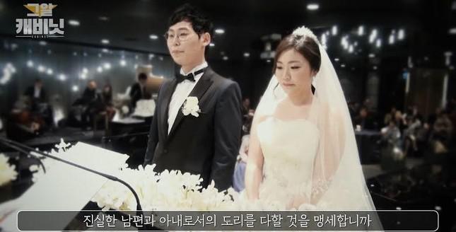 Choi Sung Hee và Kim Yoon Suk trong hôn lễ cuối năm 2015. Nguồn: Đài SBS