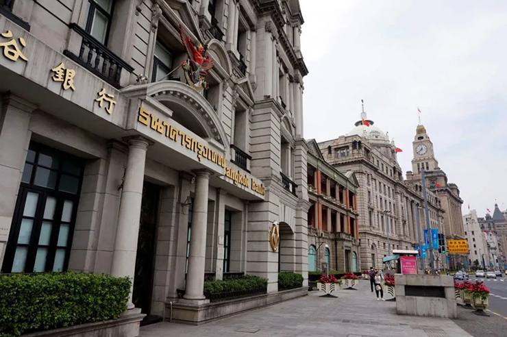 Bến Thượng Hải nổi tiếng thế giới bởi sự đa dạng của các phong cách kiến ​​trúc thật ấn tượng. Bạn có thể chiêm ngưỡng các tòa nhà theo phong cách tân cổ điển và tất cả các loại phong cách phục hưng, bao gồm Romanesque, Gothic, Renaissance và Baroque.&nbsp;
