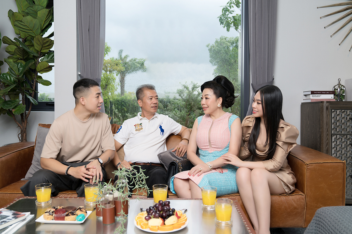 Gia đình nhà thiết kế Linh San trong chuyến trải nghiệm Aqua City và bày tỏ mong chờ ngày được tận hưởng không gian đáng sống tại Aqua City