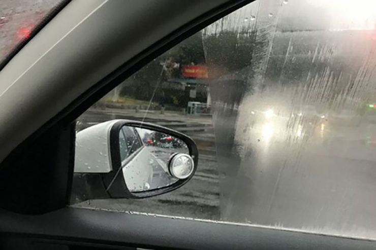 Kinh nghiệm xử lý kính mờ khi đi mưa trên ô tô - 4