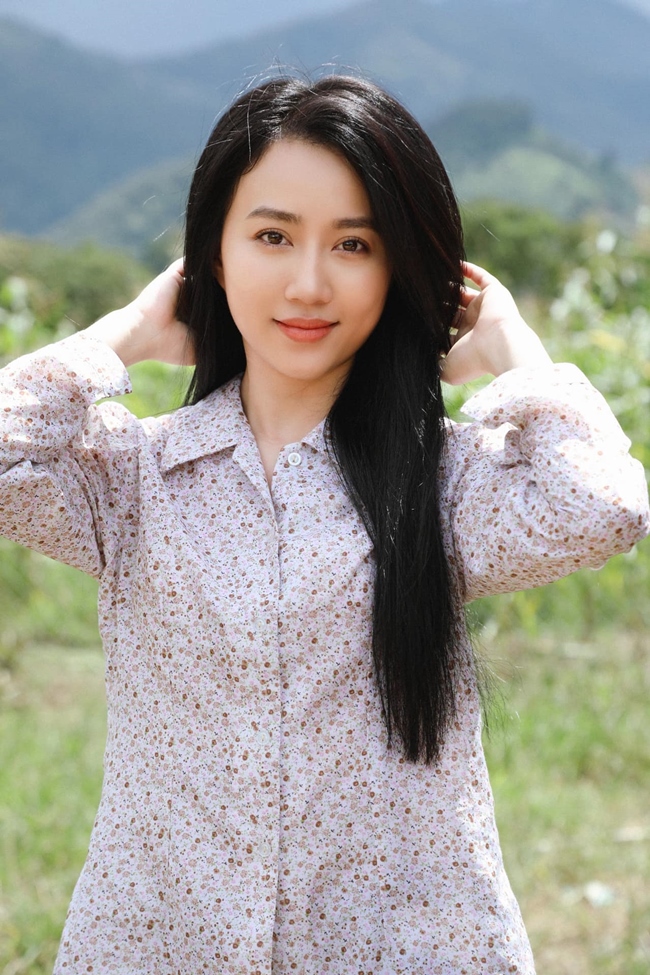 Chia sẻ trên báo Vnexpress, Huỳnh Hồng Loan cho biết, vai diễn mới của cô là cô gái con nhà nghèo có số phận bi đát, tính cách khù khờ, chậm chạp nhưng lại rất yêu thương gia đình và mọi người.
