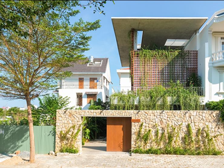 Kinh doanh - Cha mẹ xây biệt thự xanh mát tặng hai cô con gái khiến ai cũng phải trầm trồ