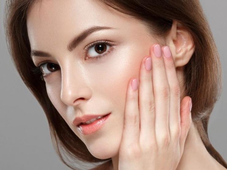 Làm đẹp - Cách dùng dầu dừa chữa hôi miệng, làm trắng răng