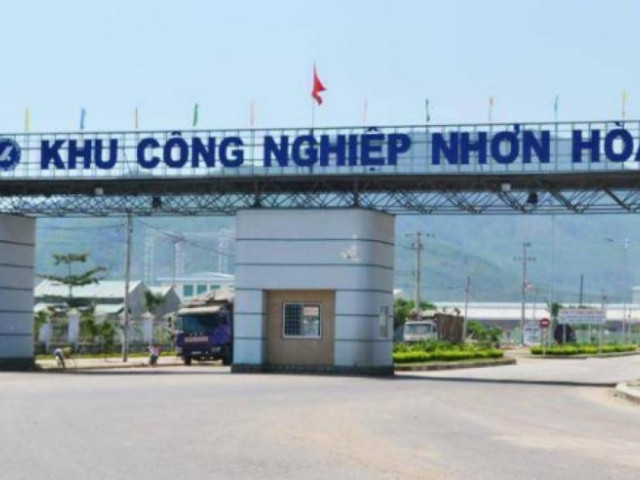 NÓNG: Sập tường nhà máy trong KCN ở Bình Định, nhiều người bị thương