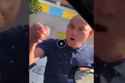 Tin tức trong ngày - Người tự xưng chánh thanh tra chạy ôtô làn ngược chiều ở quận 7 - TP HCM là ai?