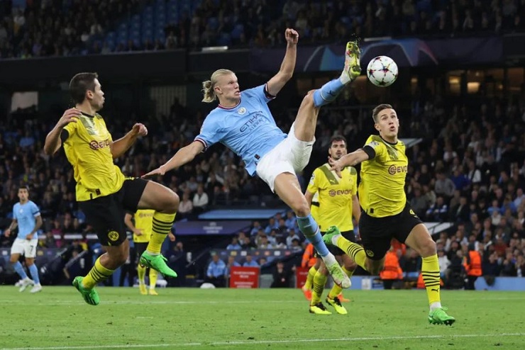Haaland ghi bàn giúp Man City ngược dòng hạ đội bóng cũ Dortmund