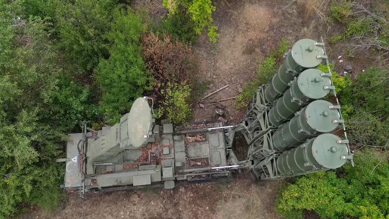 Tên lửa phòng không S-300V của Nga giương bệ phóng trong chiến dịch quân sự đặc biệt.