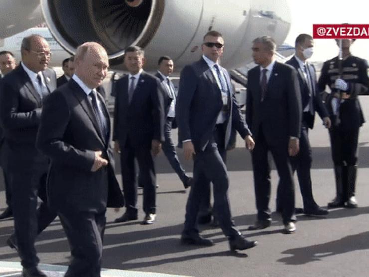 Thế giới - Video: Ông Putin đặt chân tới Uzbekistan, chuẩn bị gặp ông Tập