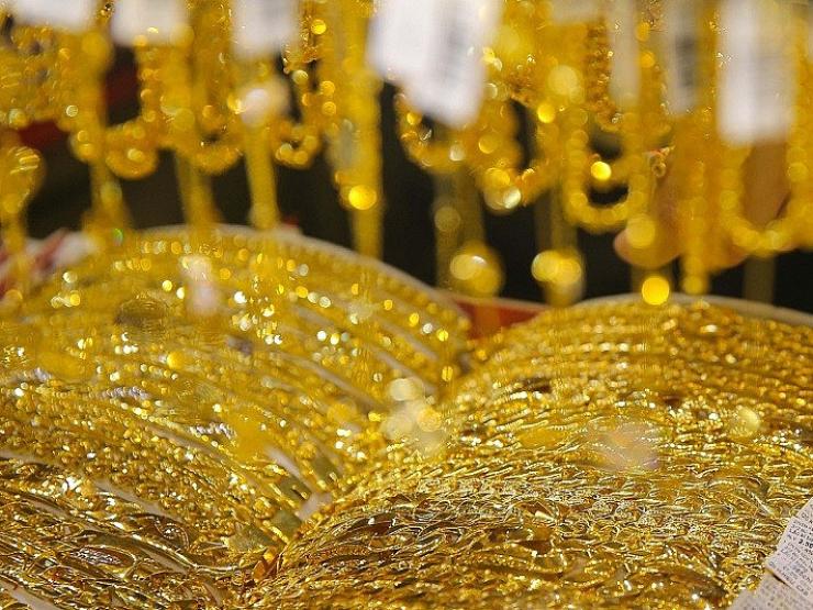 Kinh doanh - Giá vàng hôm nay 16/9: "Cắm đầu" lao xuống đáy 2 năm, dân buôn "bán tống bán tháo"