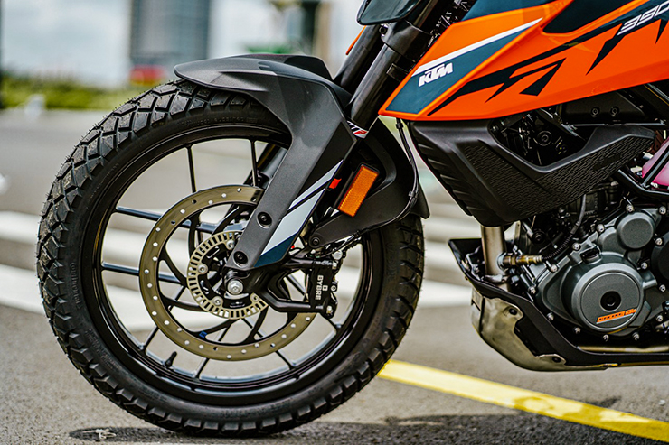 Bộ đôi KTM 890 Duke R và 390 Adventure mới ra mắt khách Việt - 10