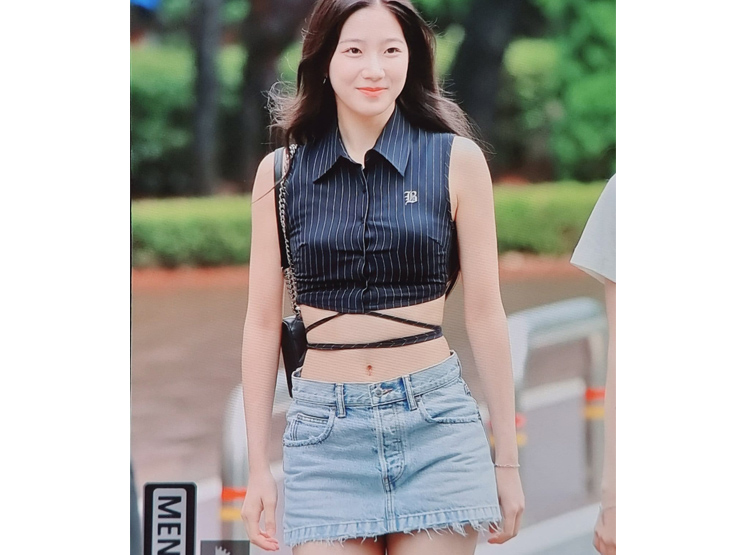 Thời trang - Cô gái Nhật Bản 19 tuổi được hâm mộ vì khéo mặc khoe tỷ lệ cơ thể trong mơ