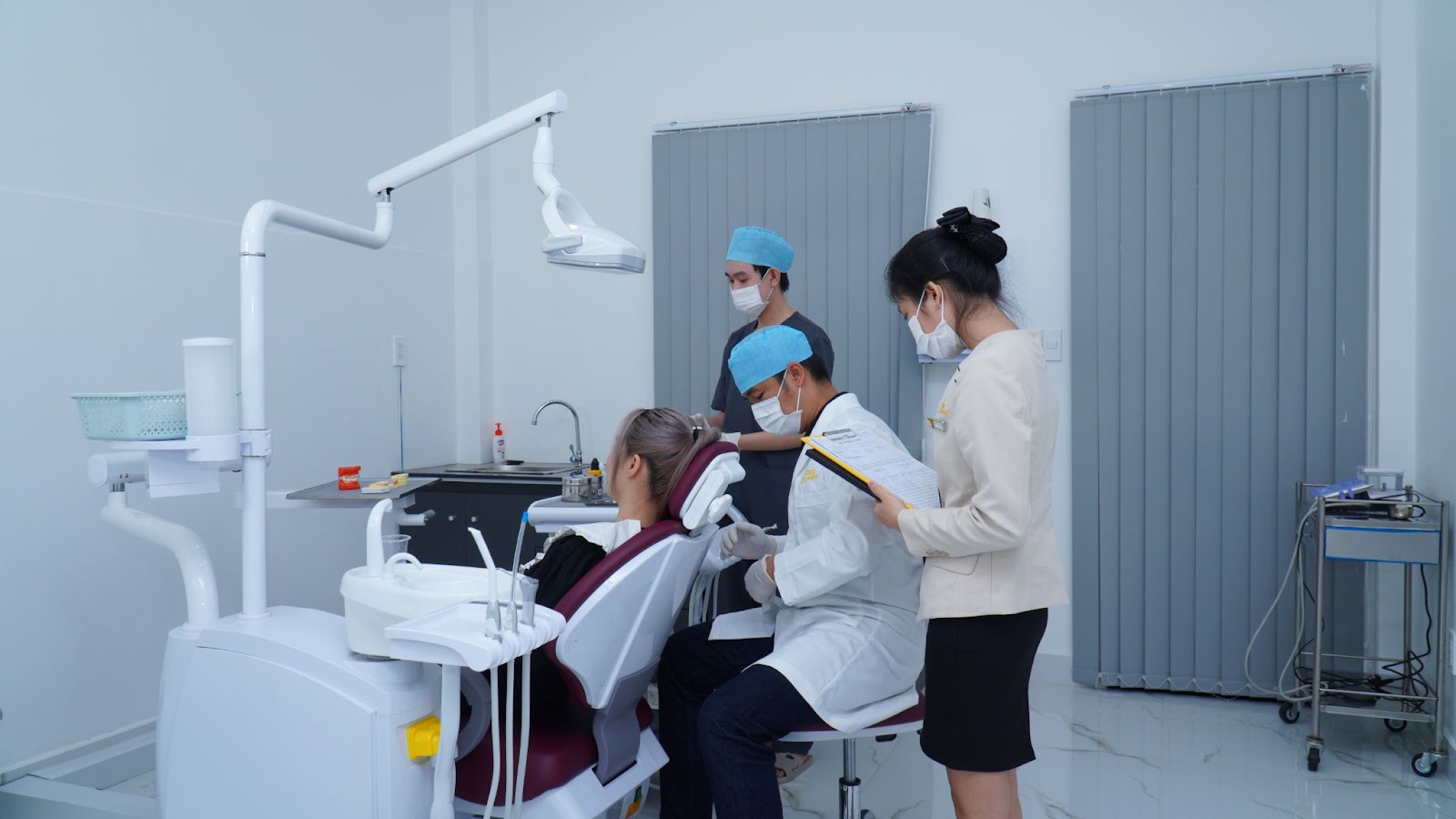 Cơ sở hạ tầng và trang thiết bị nha khoa