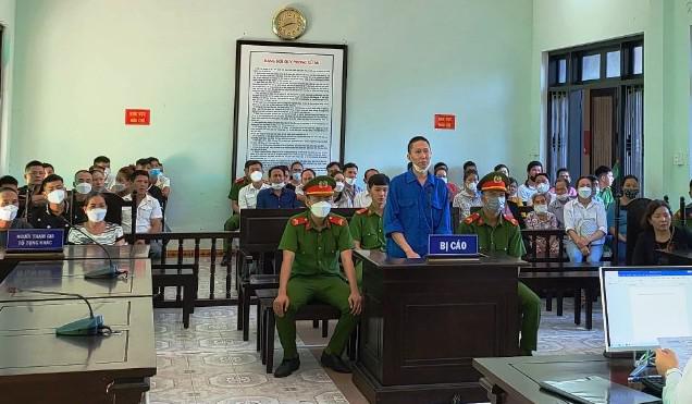 Bị cáo Nguyễn Hữu Ánh tại phiên tòa sơ thẩm. Ảnh: Báo Thừa Thiên-Huế