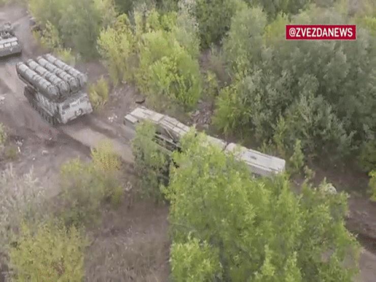 Video: Cận cảnh ”rồng lửa” S-300V Nga chiến đấu, phóng tên lửa ở Ukraine