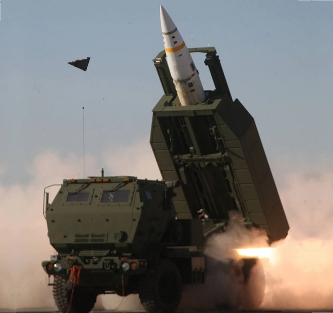 Ukraine đang tiến gần hơn tới việc sở hữu tên lửa đạn đạo phóng từ hệ thống HIMARS.