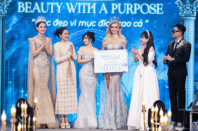 Đại gia Minh Nhựa đấu giá chiếc váy 300 triệu tặng vợ vì mục đích ý nghĩa - 15