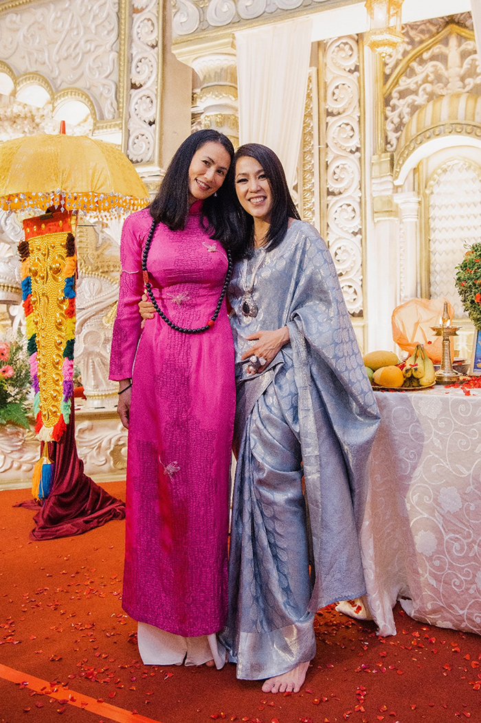 Doanh nhân Chu Thị Hồng Anh và chị Nguyễn Thị Thu Thủy (Nhà sáng lập Trường Quốc Tế AIS)