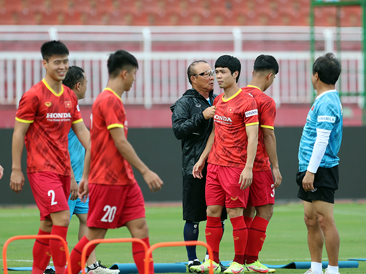 Bóng đá - HLV Park Hang Seo "dìm hàng" Công Phượng, "soi" kỹ tân binh ĐT Việt Nam