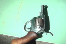 Pháp luật - Tên trùm ma túy ở Bình Dương cất giấu số lượng lớn ma túy và súng