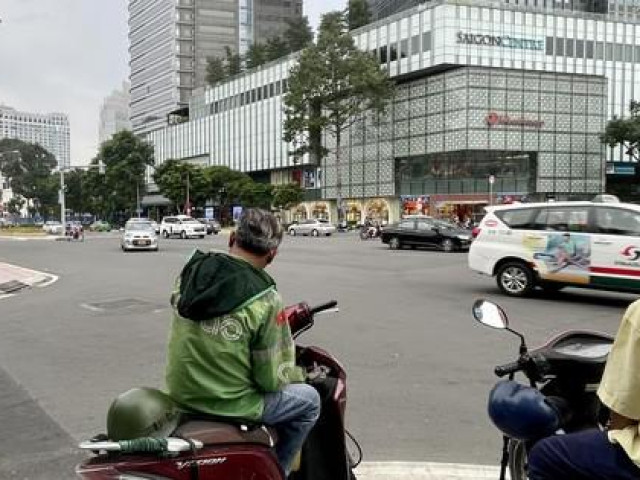 Tin tức trong ngày - Cận cảnh đường Lê Lợi "hồi sinh", người thuê mặt bằng lo lắng