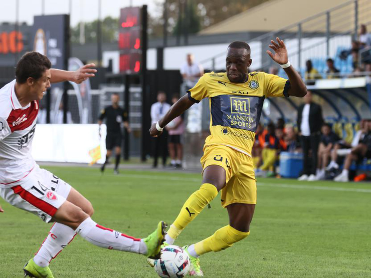 Kết quả bóng đá Pau FC – Valenciennes: Thẻ đỏ bất ngờ, Quang Hải nỗ lực (Vòng 9 Ligue 2)