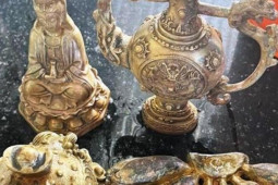 Pháp luật - Nhiều người dân ở miền núi bị lừa mua cổ vật đồng đen... rởm