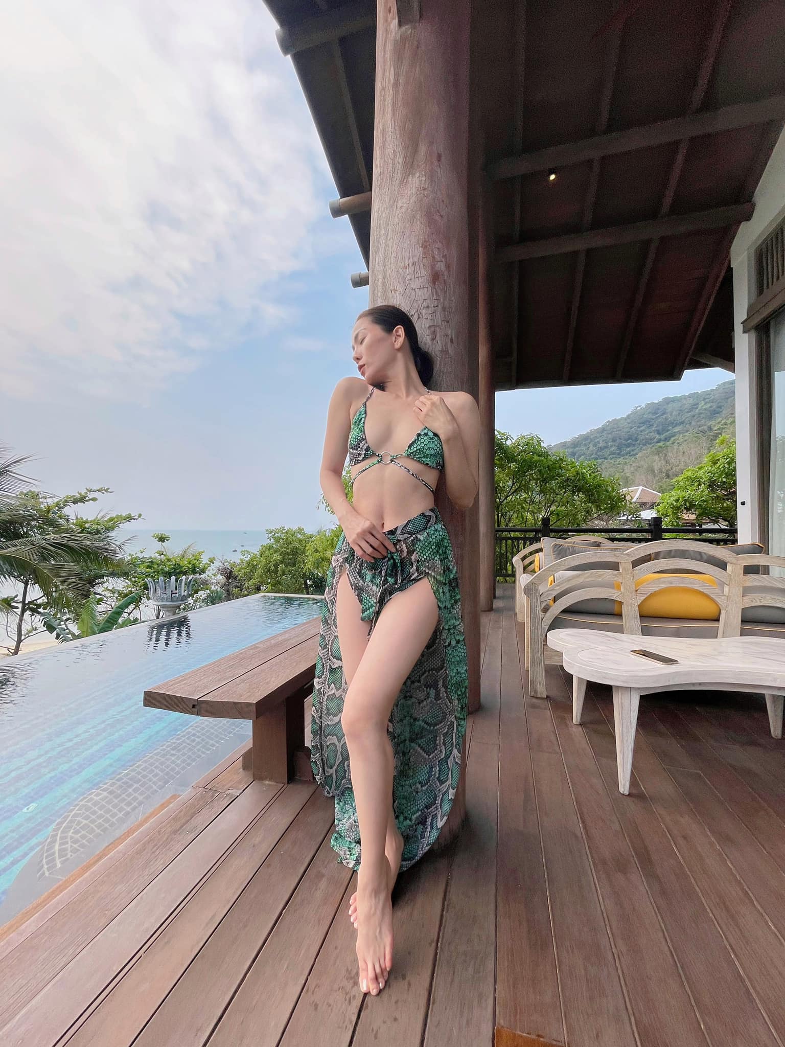 Lệ Quyên diện bikini khoe body đẹp "phát sáng" ở tuổi 41 - 3