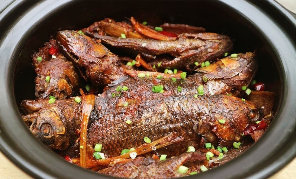 Món ngon cuối tuần: Cá rô kho tộ kiểu Nam Bộ đậm đà, đưa cơm - 1
