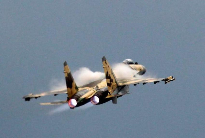 Tiêm kích Su-35 của Nga. Ảnh: Misha Japaridze/AP