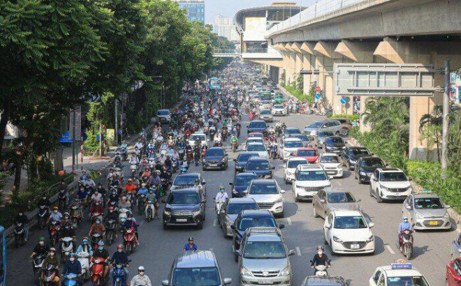 Đường Nguyễn Trãi sau phân làn tách riêng ô tô với xe máy