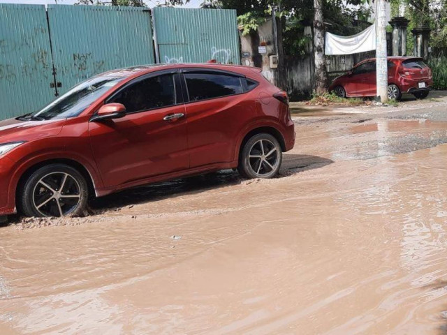 Tin tức trong ngày - Ngao ngán những tuyến đường ở TP.Thủ Đức… "nát như tương"