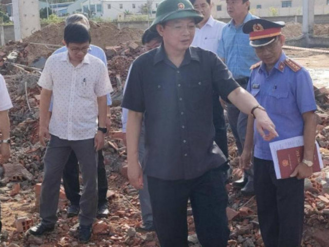 Tin tức trong ngày - Thay đổi tổ trưởng tổ điều tra vụ sập tường rào làm 11 người thương vong