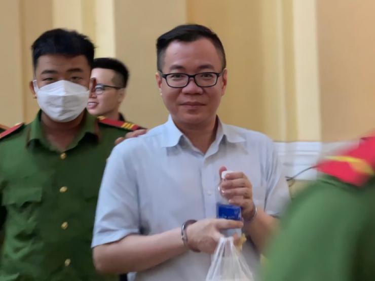 Tin tức trong ngày - "Bán rẻ" hàng trăm nền đất: Ông Tề Trí Dũng nói "không có kinh nghiệm"!