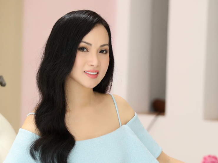 Ca nhạc - MTV - "Ca sĩ tỷ phú" Hà Phương vừa về Việt Nam đã quyết "chơi lớn" thế này đây