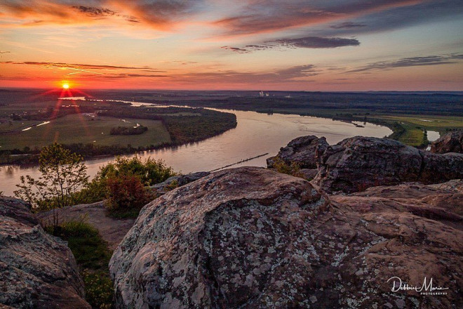 Chuyến du lịch kỳ lạ: Cắm trại, chèo thuyền và... nhặt kim cương - 3