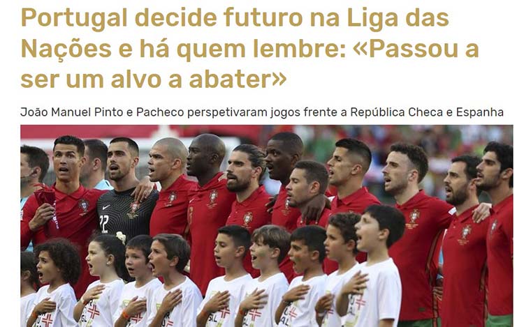 Ronaldo nguy cơ vắng mặt World Cup vì dự bị ở MU: Báo Bồ Đào Nha lo lắng - 3