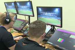 Kinh doanh - Bóng đá Việt Nam sẽ sớm có VAR, hệ thống này tốn kém cỡ nào?