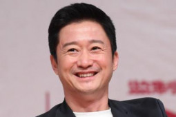 Phim - Ngô Kinh bị nát khớp gối, phải chống nạng