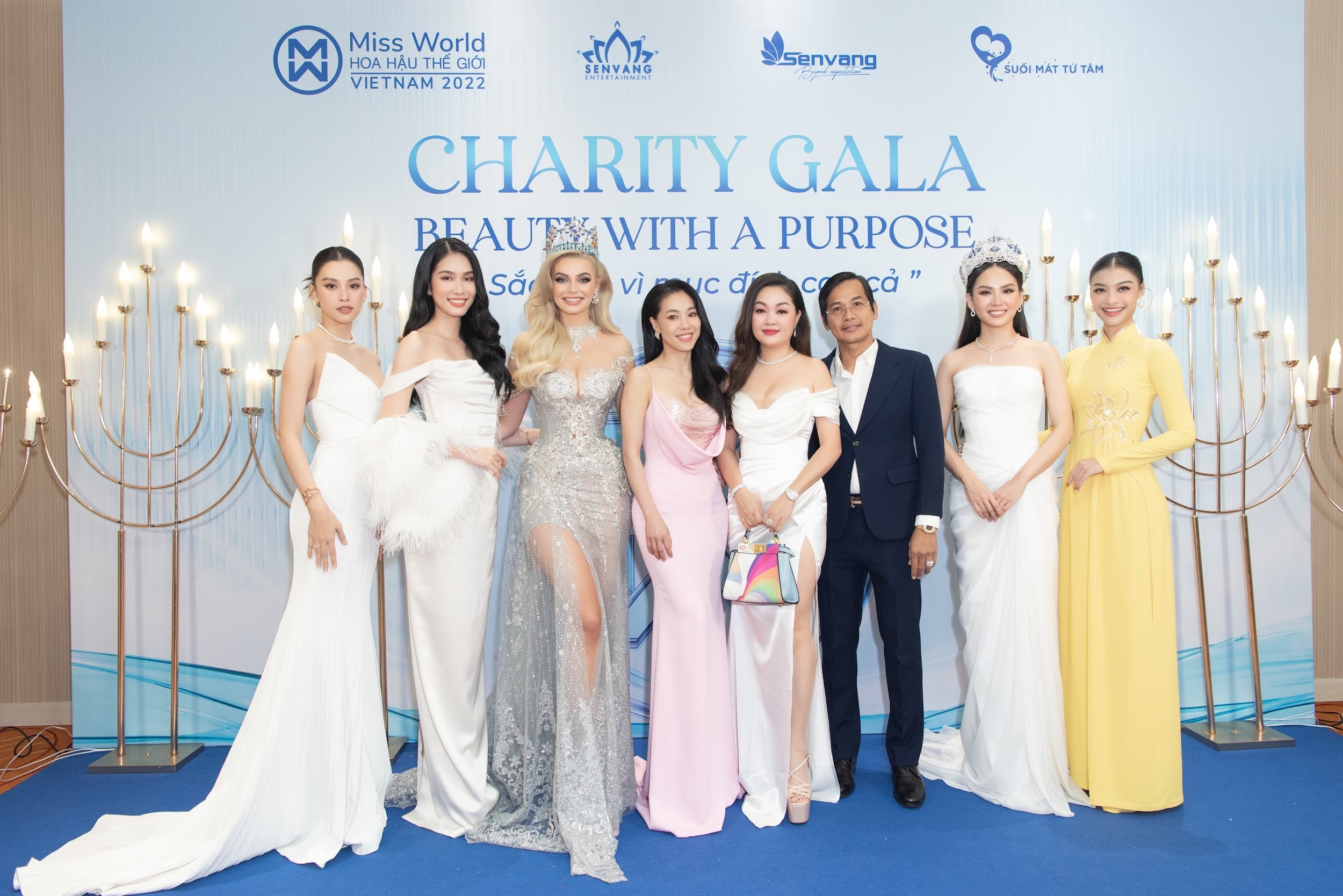 CEO Hoàng Thanh Nga mang những sản phẩm của Ngọc Châu Âu đến buổi quyên góp đấu giá từ thiện của Miss World Việt Nam 2022 - 3