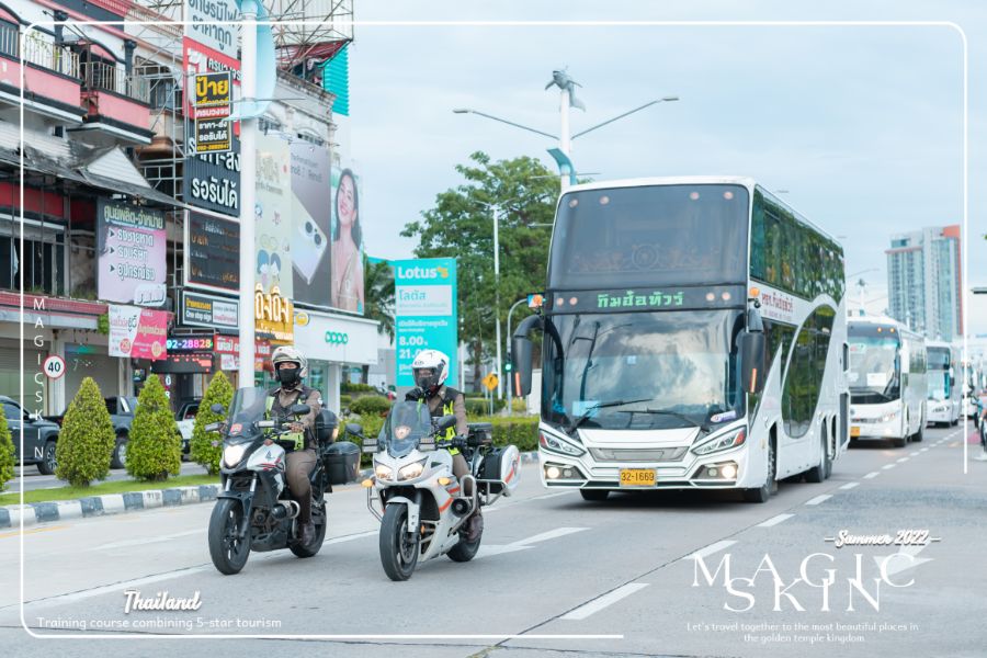 Đoàn xe dẫn đầu cho đoàn khách du lịch nhà Magic Skin - Việt Nam tại Thái Lan