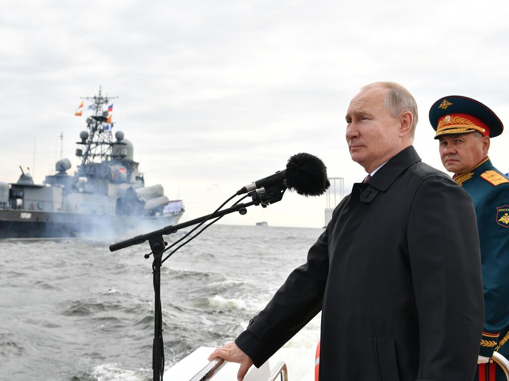 Ông Putin phát biểu trong Ngày Hải quân Nga (ảnh: CNN)