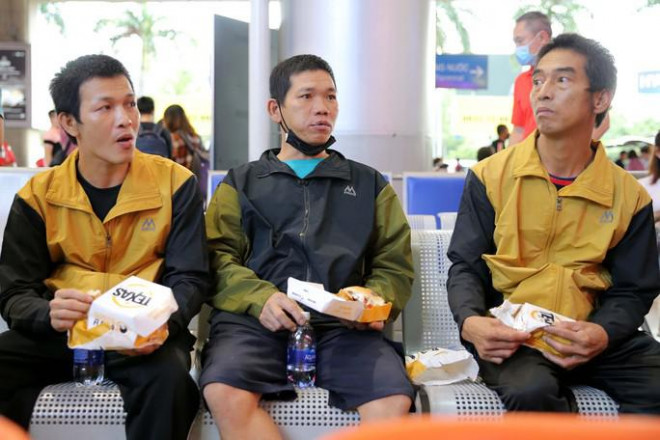 37 ngư dân Quảng Nam bị Malaysia bắt giữ đã về nước - 2